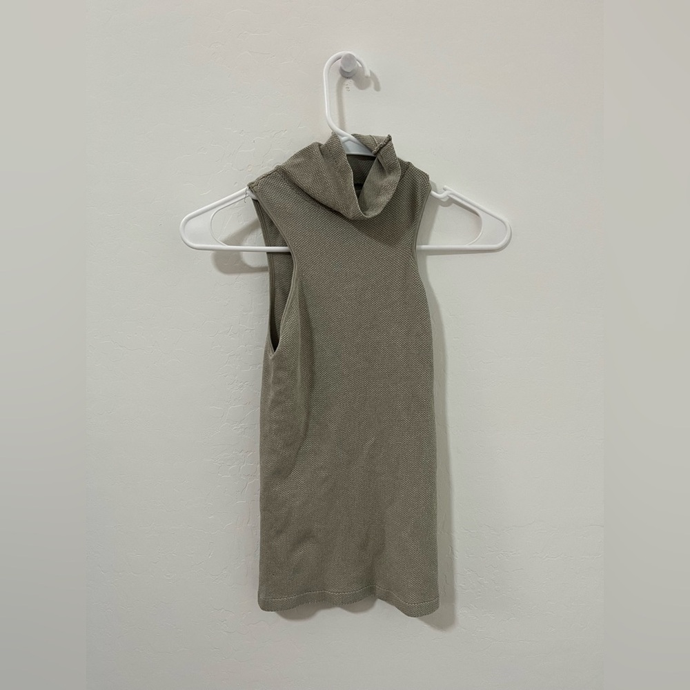 Free people intimacy Always Ready Seamless turtleneck Tank - Size XS / Small - Picture 2 of 6